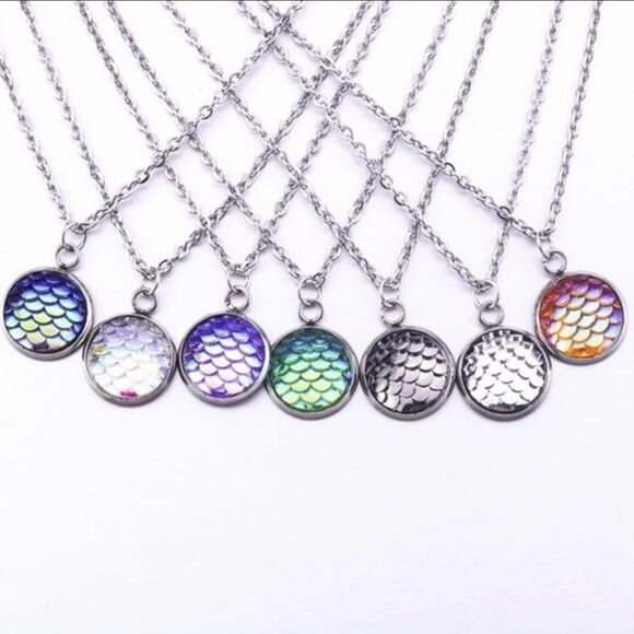 10/$25🦋 Swanky Coconut Blue Mermaid Necklace - Picture 1 of 7